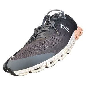 On Cloud Women’s Cloudflow Running Sneakers in Black and Pink Size 7.5